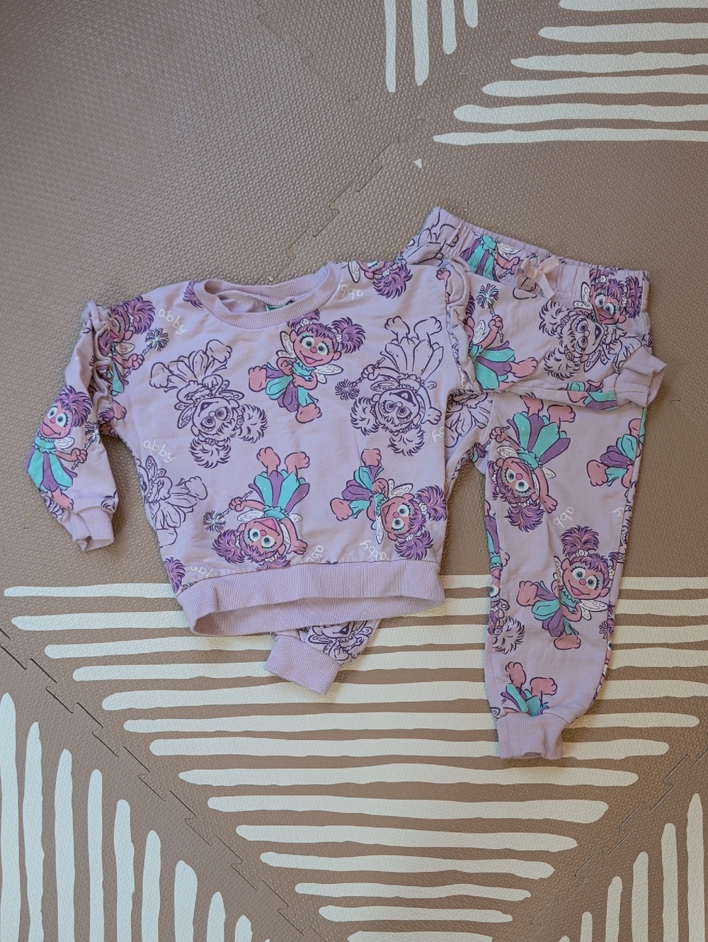 Sesame Street Abby Cadabby Sweatshirt And Joggers Set